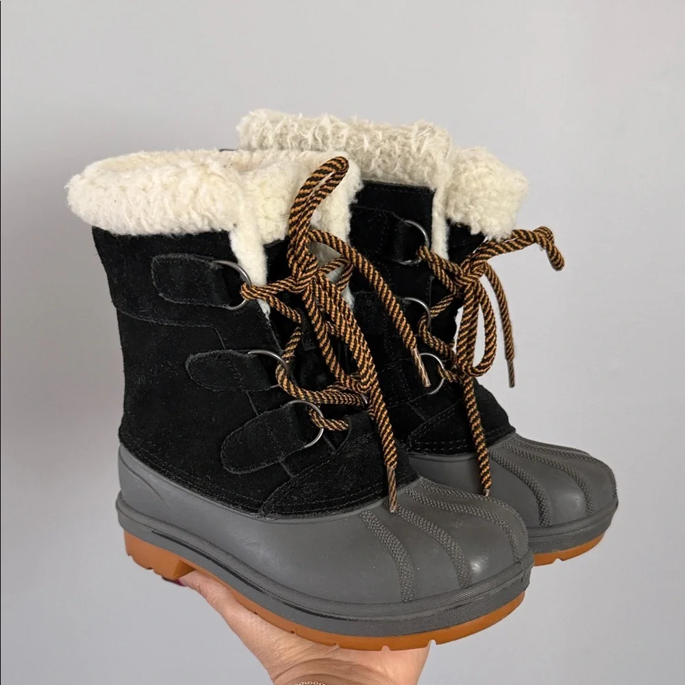 Cat & jack Black size 13 kids shoes and Gray Winter Boots with Cream Lining